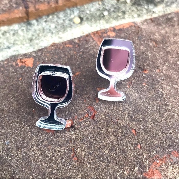 New Handmade Wineglass Studs in Rosé - Picture 1 of 4